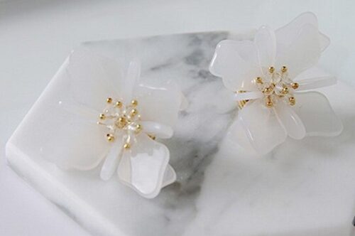 Now I Can See Clearly | Three-dimensional Large White Acrylic Exaggerated Large Flower Earrings - Image 3