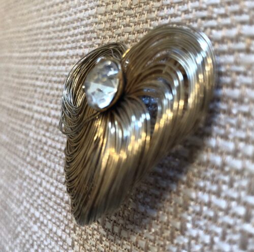 Center of My World Wire Heart Brooch | Antique Gold - Image 4