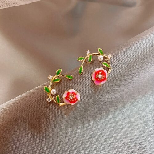 French Retro Floral Leaf Stud Earrings - Image 4