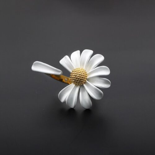 Dollop-a-Daisy Ring | Flower Ring w/ Petals - Image 2