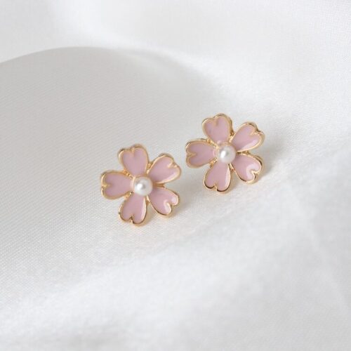 Pretty In PInk Pearl Flower Stud Earrings - Image 4