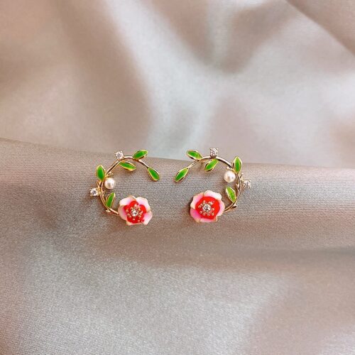 French Retro Floral Leaf Stud Earrings - Image 3