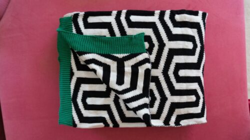 Contemporary Peak & Valley Extra Long Woven Geometric Kelly Green Oversized Throw - Image 7