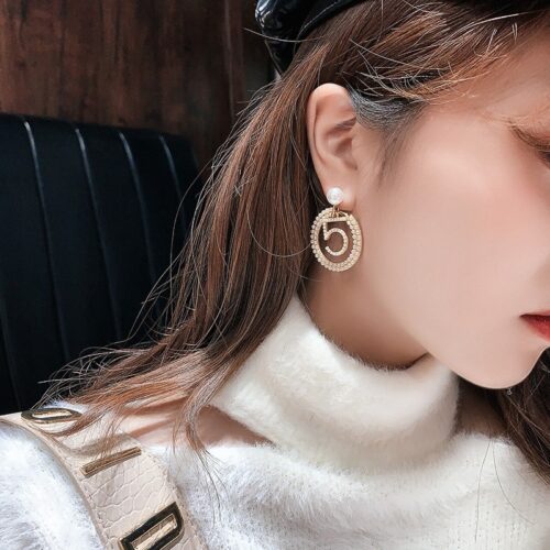 Elegantly Simple Pearl Number 5 Circle Earrings Gold - Image 2