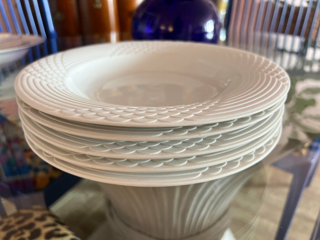 1970s hutschenreuther scala rimmed white wolf karnagel bowls