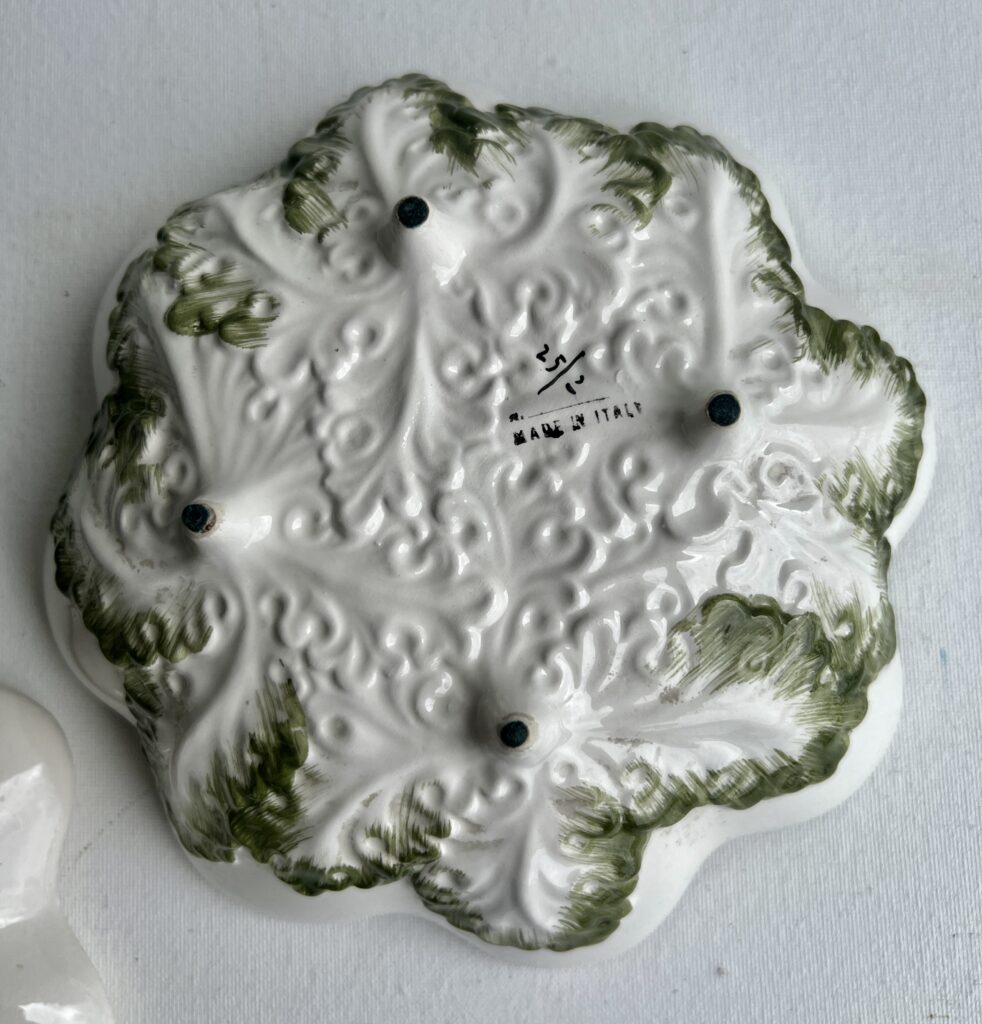 Italy Ceramic.Daisy..bottom